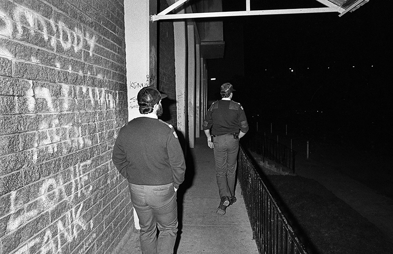 Life in an Inner Melbourne Housing Estate, 1986: Australia : Richard Moore : Journalist : Photographer :